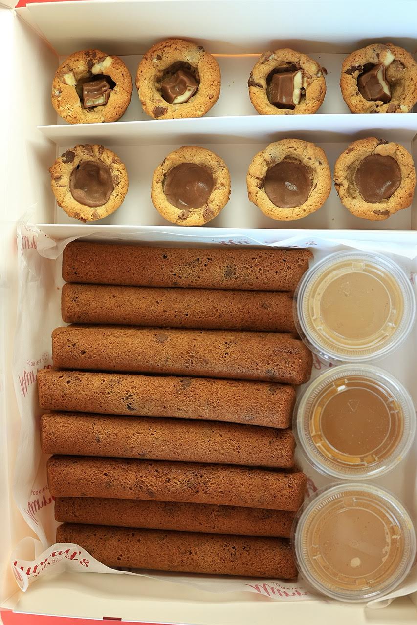 علبة متنوعة / 12 قطعة عصا و 8 أكواب مع 3 أنواع من الصلصة