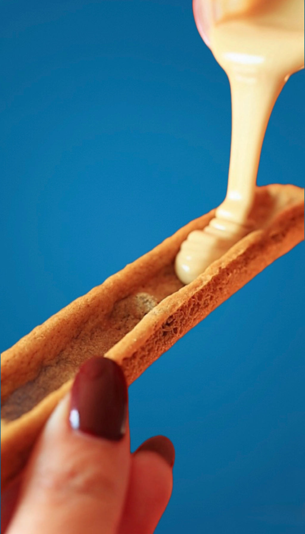 علبة عصي البسكويت - 18 قطعة + 3 أنواع من الصلصة